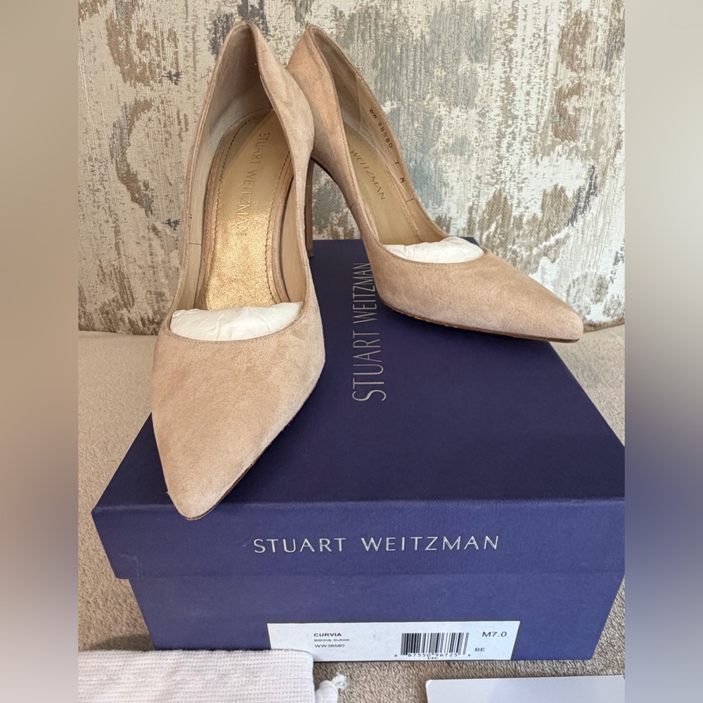 Stuart Weitzman Women's Curvia Pointed Toe Suede Pumps in Bisque Beige - Size 7